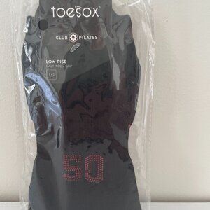 Toesox Club Pilates size large black low rise half/toe grip